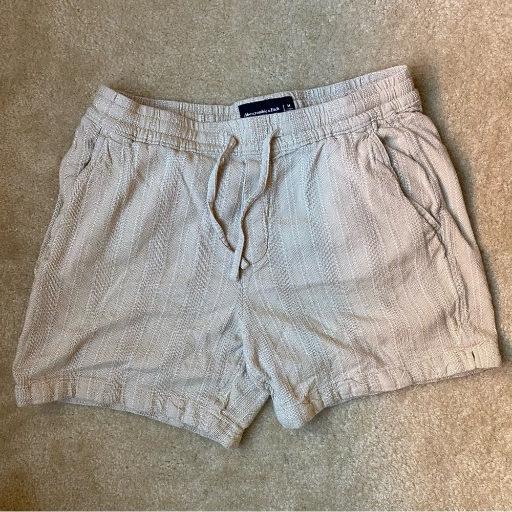 Abercrombie & Fitch Beige Flat Front Shorts Size Medium M Festival Casual Summer